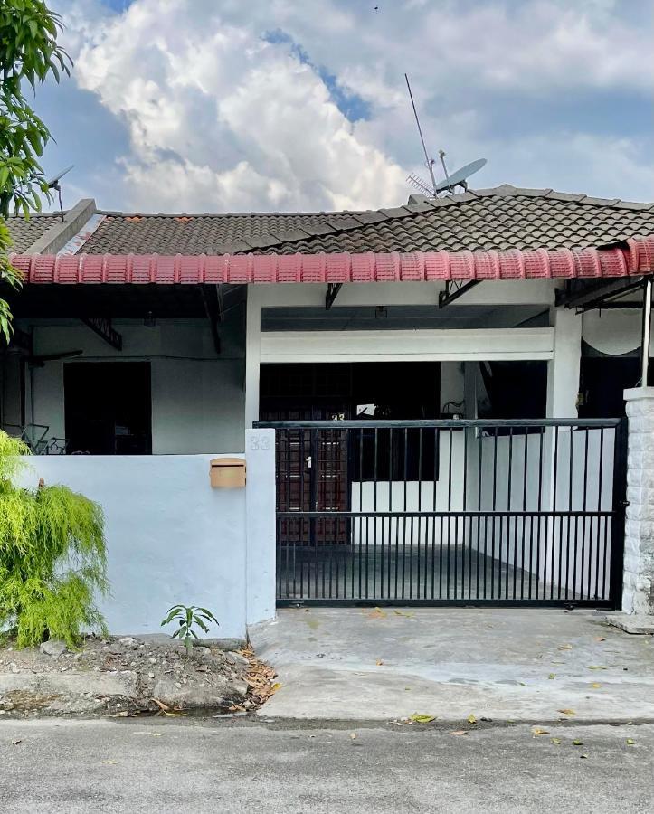 Entire 33 Cozy House • 3 Bedroom @ Alma Bukit Mertajam Dış mekan fotoğraf